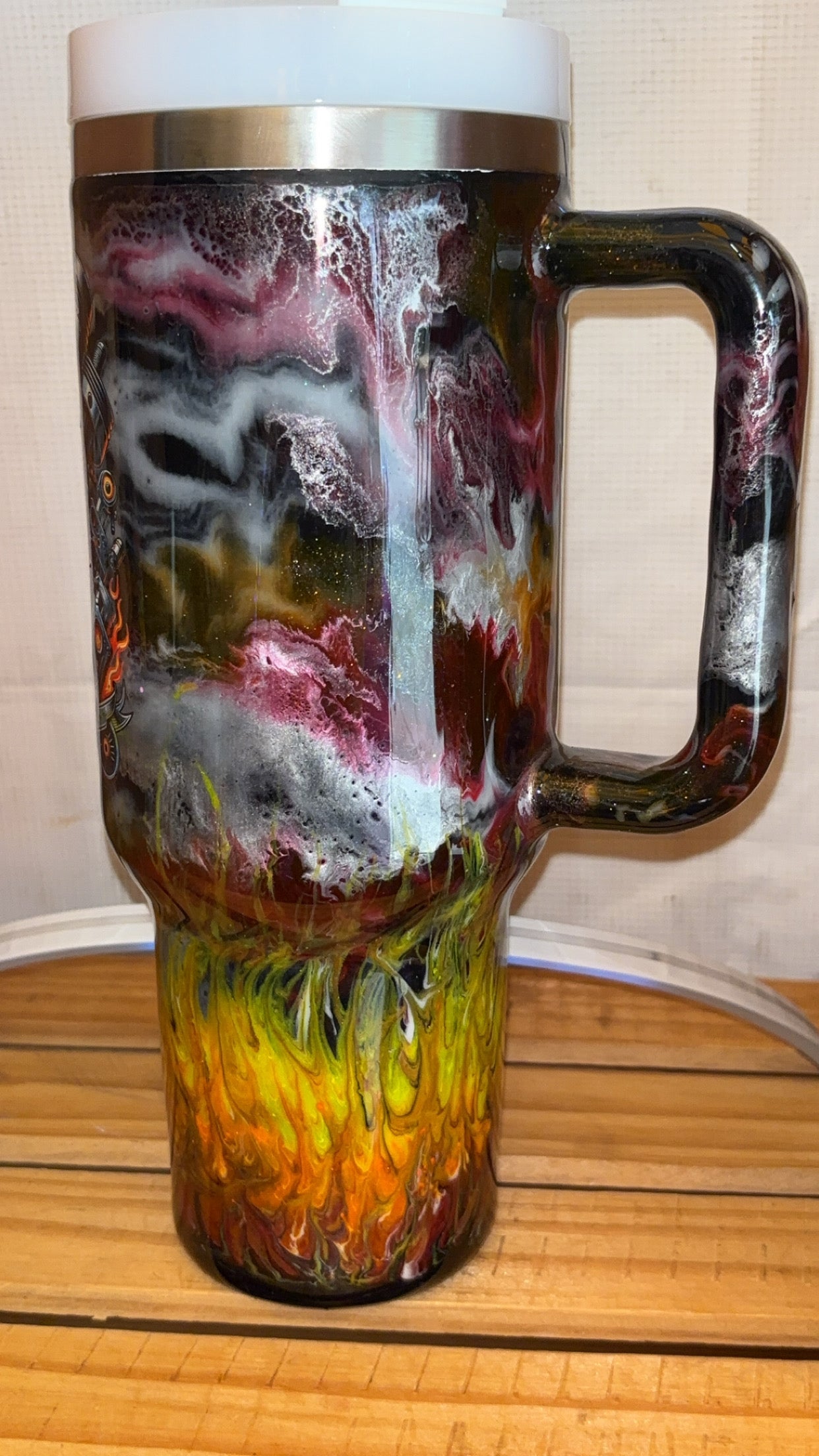 40oz Ride or Die Skull Fire bottom does glow