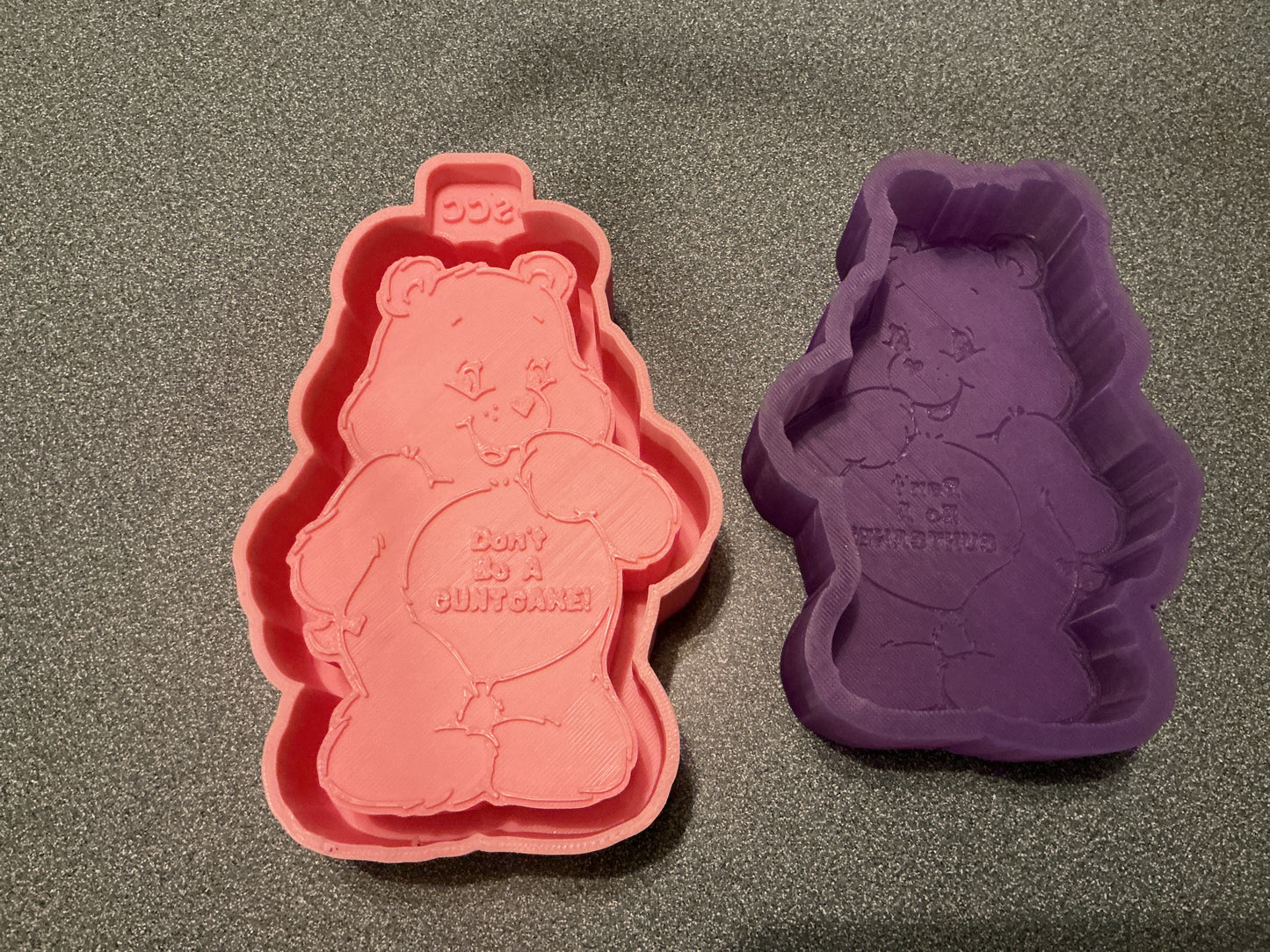 Cut cake Bear