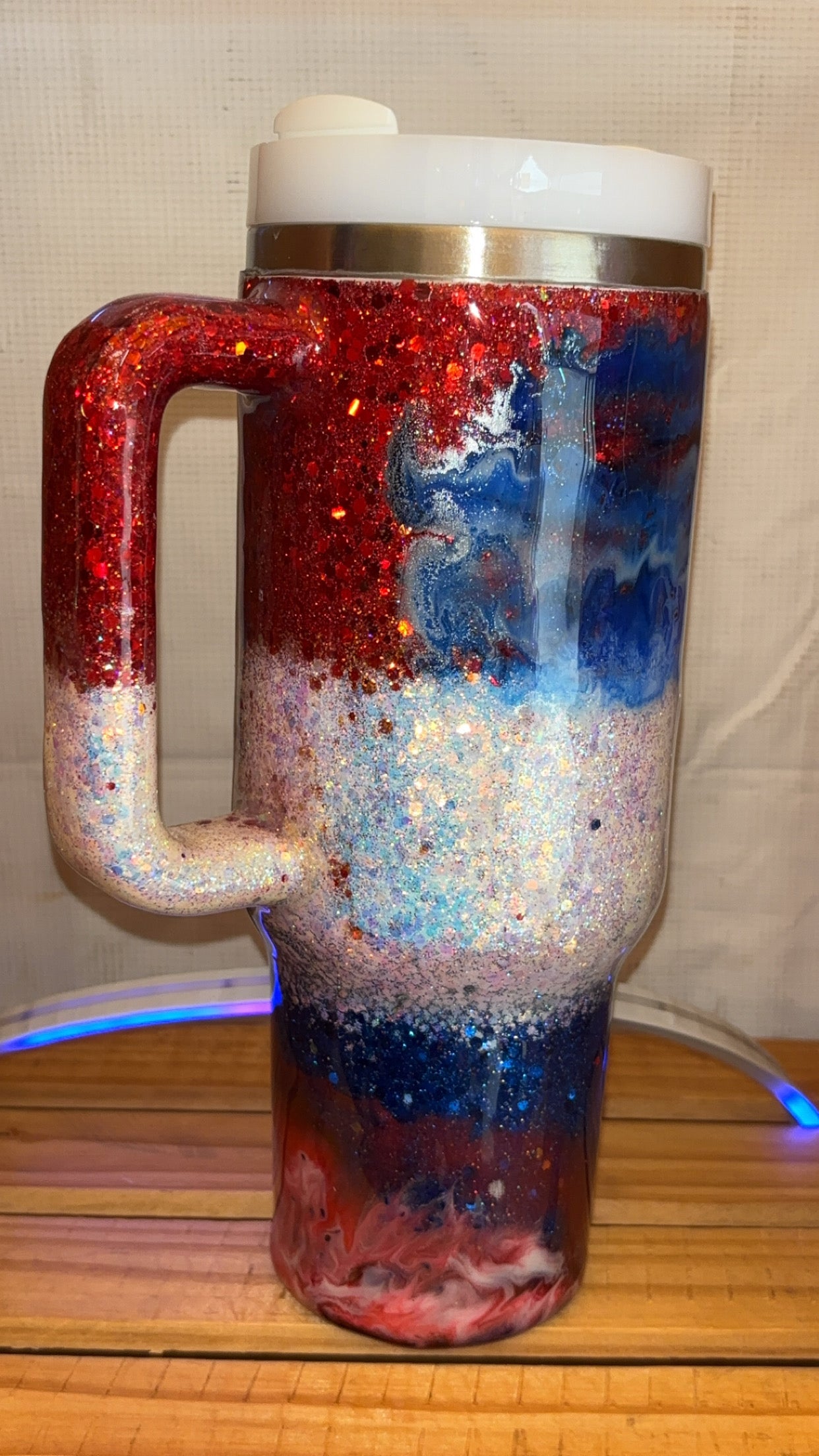 40oz RED WHITE BLUE American Flag