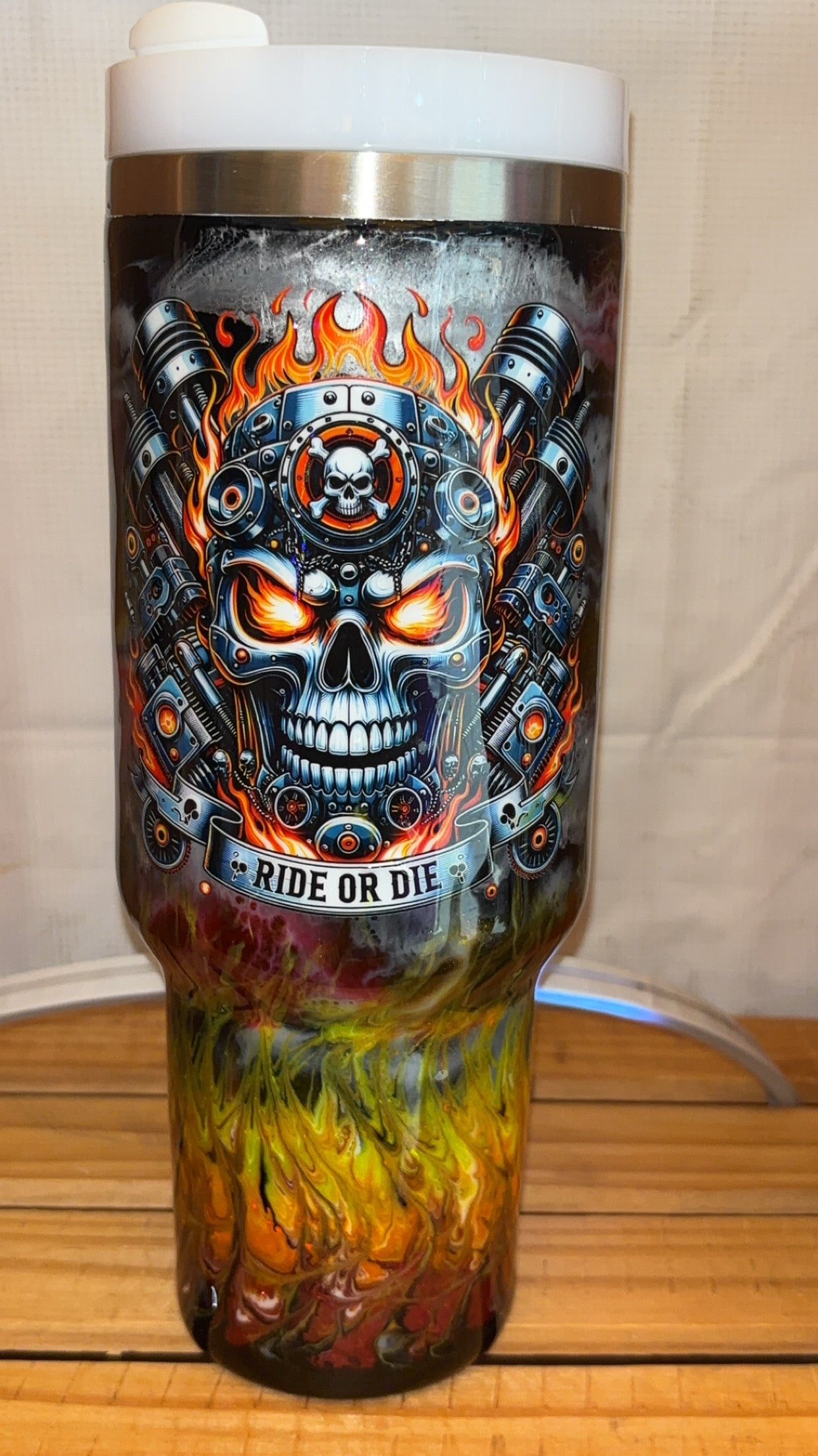 40oz Ride or Die Skull Fire bottom does glow